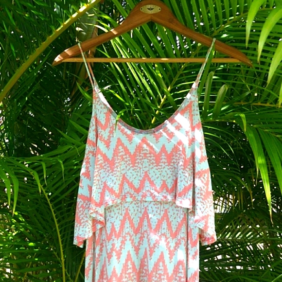 Flowy Spaghetti Strap Maxi Dress - Picture 4 of 6